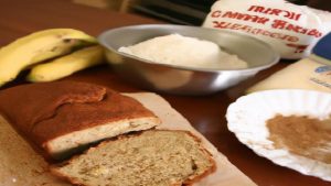 Jak zrobić chleb bananowy? Prosty i szybki przepis